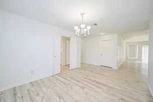 7735 Quail Meadow Dr, Houston, TX 77071 - Photo 8