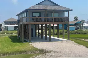 1166 N Monkhouse Dr, Crystal Beach, TX 77650 - Photo 2