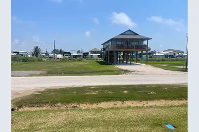 1166 N Monkhouse Drive, Crystal Beach, TX 77650 - Photo 4