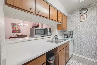 3075 Walnut Bend Lane #28, Houston, TX 77042 - Photo 10