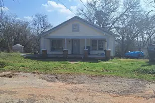 202 E Phillips St, Arp, TX 75750 - Photo 2