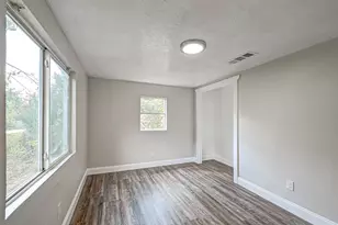 10694 Pine St, Willis, TX 77318 - Photo 14