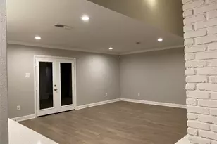 10610 Chevy Chase Dr, Houston, TX 77042 - Photo 12