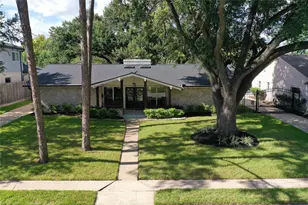 10610 Chevy Chase Dr, Houston, TX 77042 - Photo 2
