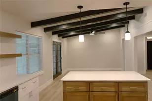 800 Rosewood Dr, Baytown, TX 77520 - Photo 4