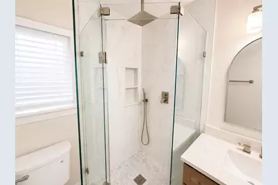 800 Rosewood Drive, Baytown, TX 77520 - Photo 18