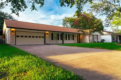 800 Rosewood Drive, Baytown, TX 77520 - Photo 1