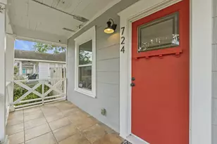 724 E 21st St, Houston, TX 77008 - Photo 8