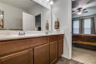 2202 Timberland Country Ct, Conroe, TX 77304 - Photo 10