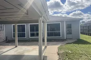 11807 S Youngwood Ln, Houston, TX 77043 - Photo 2