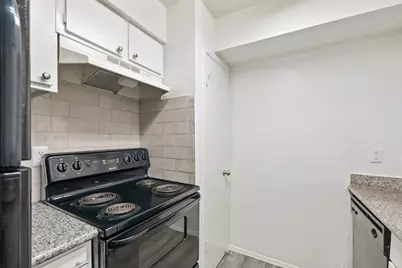 10101 Forum Park Drive #2077, Houston, TX 77036 - Photo 6