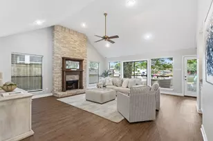 5046 Pleasure Lake Dr, Willis, TX 77318 - Photo 2