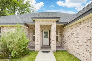 46 Nelson Ct, Jones Creek, TX 77541 - Photo 2