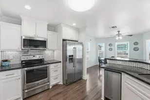 22902 Verano Dr, Galveston, TX 77554 - Photo 4