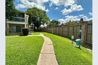 2750 Holly Hall Street #1215, Houston, TX 77054 - Photo 4