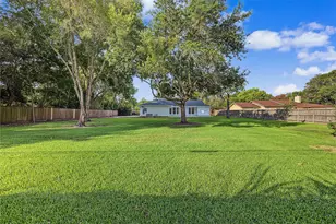 18307 Kings Row, Webster, TX 77058 - Photo 46