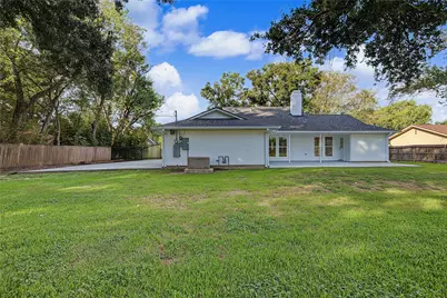 18307 Kings Row, Webster, TX 77058 - Photo 34