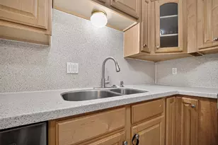 10383 Briar Forest Dr, Houston, TX 77042 - Photo 18
