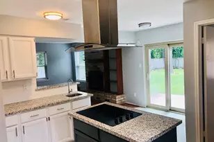 29021 Cherrywood Ln, Shenandoah, TX 77381 - Photo 2