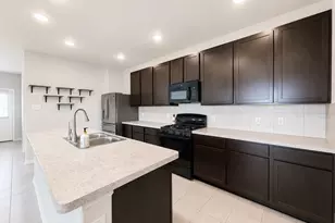 2805 Coral Dr, Texas City, TX 77591 - Photo 8
