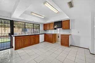 14315 Lourdes Dr, Houston, TX 77049 - Photo 4