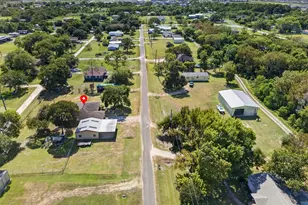 727 Cindy Ln, Cove, TX 77523 - Photo 18