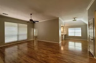 8011 Aspen Ct, Baytown, TX 77523 - Photo 4