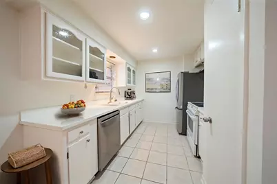 8245 Kingsbrook Road #236, Houston, TX 77024 - Photo 6