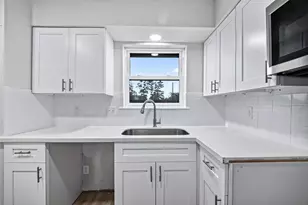 9715 Seeker St, Houston, TX 77078 - Photo 10