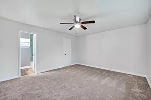 9715 Seeker St, Houston, TX 77078 - Photo 16
