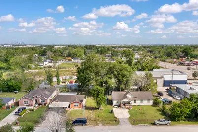 7609 Red Robin Lane, Houston, TX 77075 - Photo 6