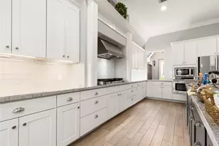 11 Greens Edge Dr, Houston, TX 77339 - Photo 10