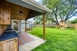 2282 Woodland Springs St, Houston, TX 77077 - Photo 36