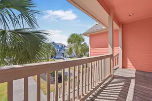 13610 Windlass Cir, Galveston, TX 77554 - Photo 50