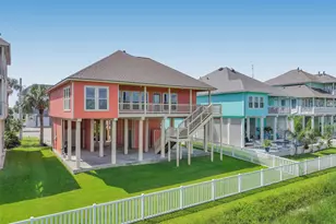 13610 Windlass Cir, Galveston, TX 77554 - Photo 48