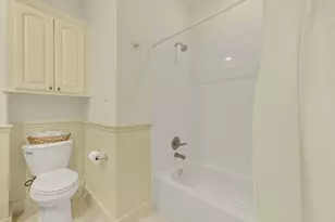 13610 Windlass Cir, Galveston, TX 77554 - Photo 32