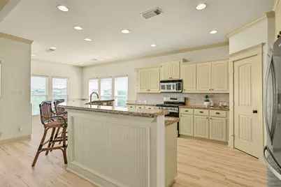 13610 Windlass Circle, Galveston, TX 77554 - Photo 12