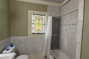 643 E 10th 1/2 St, Houston, TX 77008 - Photo 8
