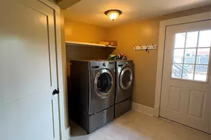 643 E 10th 1/2 St, Houston, TX 77008 - Photo 10