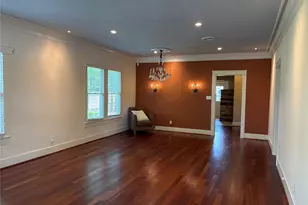 643 E 10th 1/2 St, Houston, TX 77008 - Photo 2