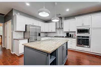 19 Heather Wisp Place, The Woodlands, TX 77381 - Photo 4