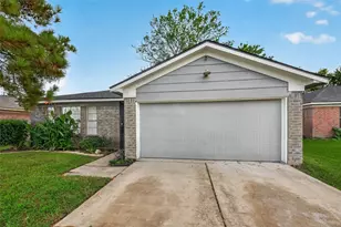 4718 Fairgreen Ln, Houston, TX 77048 - Photo 2