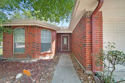 135 Fairwind Trail Drive, Conroe, TX 77385 - Photo 4