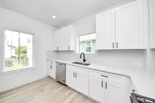 4410 Allen St, Houston, TX 77007 - Photo 12