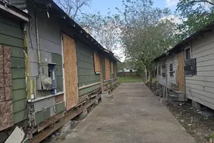 3920 Wayne St, Houston, TX 77026 - Photo 4