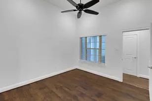 1030 W 26th St, Houston, TX 77008 - Photo 6