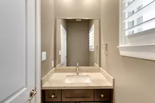 1030 W 26th St, Houston, TX 77008 - Photo 18