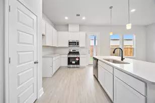 13214 Opera Dr, Houston, TX 77047 - Photo 6