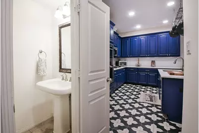1111 W 26th Street, Houston, TX 77008 - Photo 8