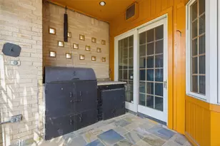 4063 Breakwood Dr, Houston, TX 77025 - Photo 34